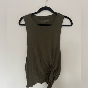 Beyond Yoga tie front tank